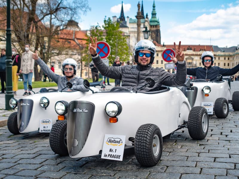 Jízda v mini autech Hot Rod po Praze