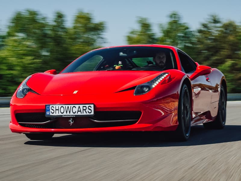 Jízda ve Ferrari 458 Italia v Čechách